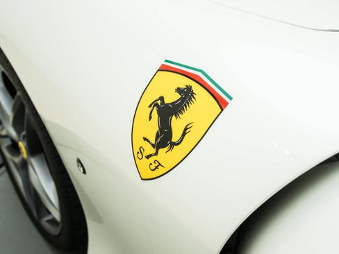 Used 2024 Ferrari Roma Spider image 15