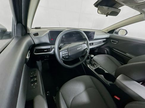 Used 2025 Kia K4 LXS FWD image 18