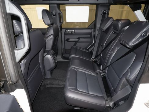 New 2025 Ford Bronco Outer Banks image 12