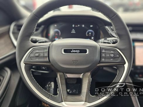 New 2026 Jeep Grand Cherokee Altitude AWD/4WD image 12