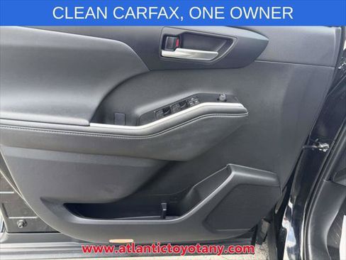 Certified 2025 Toyota Highlander XLE FWD image 19