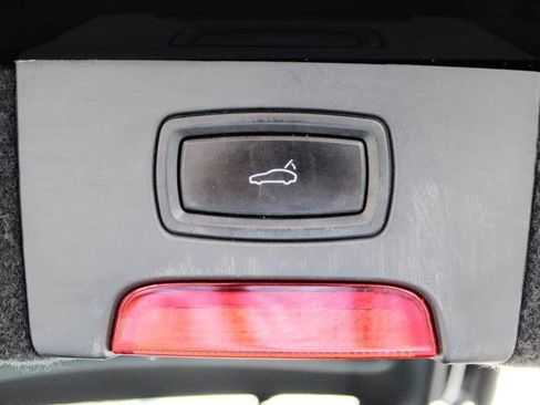 Used 2016 Porsche Cayenne w/ Premium Package AWD/4WD image 29