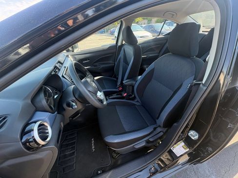 Used 2025 Nissan Versa SV FWD image 34