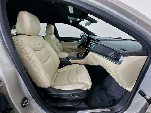 Used 2017 Cadillac XT5 FWD image 27