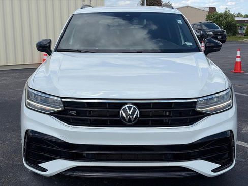 Used 2023 Volkswagen Tiguan SE R-Line FWD image 2