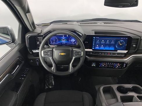 Certified 2023 Chevrolet Silverado 1500 LT AWD/4WD image 16
