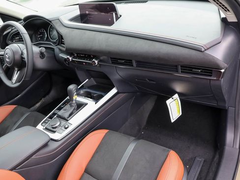 Used 2025 MAZDA CX-30 Carbon image 36