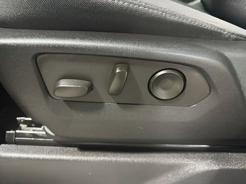 Used 2022 Chevrolet Silverado 1500 Custom AWD/4WD image 29