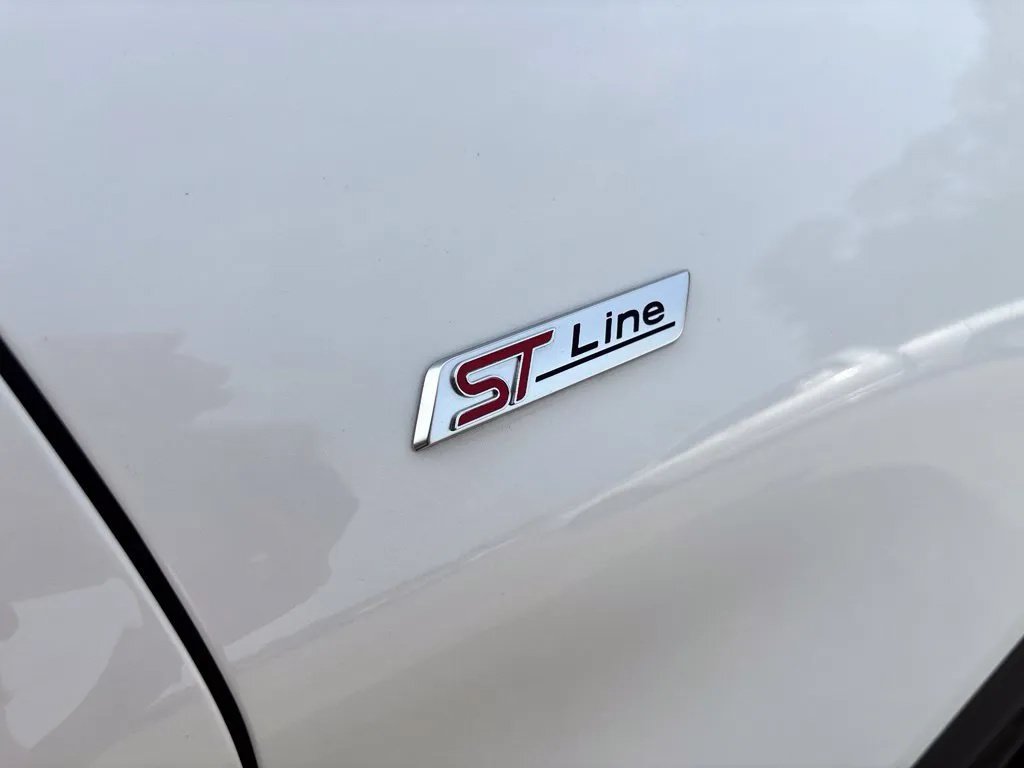 Used 2023 Ford Explorer ST-Line w/ Class IV Trailer Tow Package AWD/4WD image 9