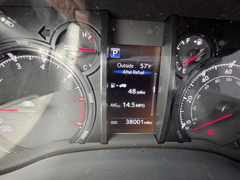 Used 2023 Toyota 4Runner SR5 AWD/4WD image 11