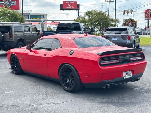 Used 2016 Dodge Challenger R/T Scat Pack w/ Leather Interior Group RWD image 4