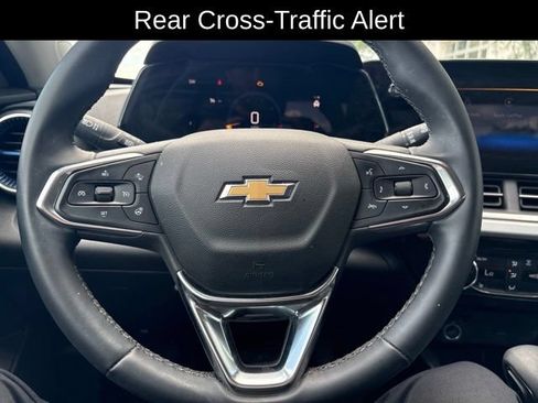Used 2024 Chevrolet Trax LT w/ Driver Confidence Package FWD image 12