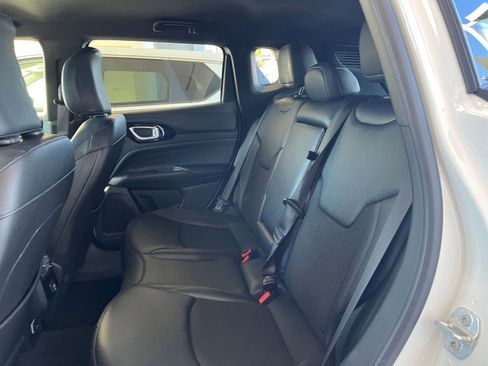 Used 2025 Jeep Compass Trailhawk w/ Trailer Tow Group image 25