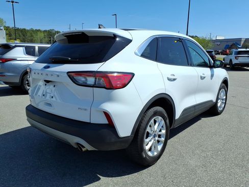 Used 2022 Ford Escape SE w/ Convenience Package AWD/4WD image 6