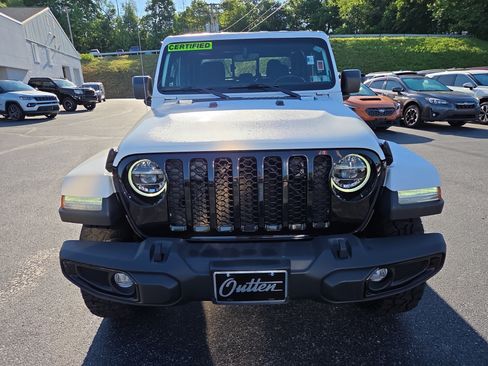 Certified 2022 Jeep Gladiator Sport AWD/4WD image 9