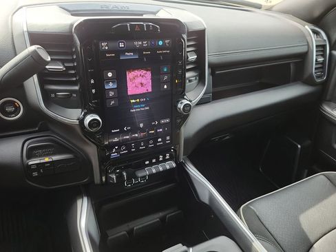 Used 2024 RAM 2500 Laramie w/ Sport Appearance Package image 13