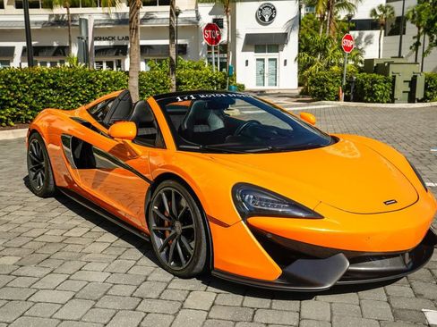 Used 2018 McLaren 570S Spider image 37