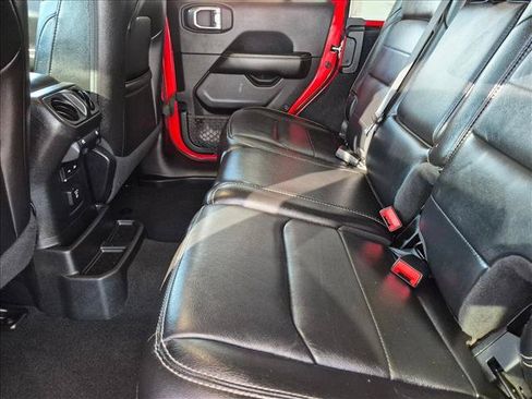 Used 2020 Jeep Wrangler Unlimited Sahara w/ Uconnect 4C Nav & Sound Group AWD/4WD image 23