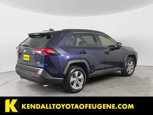 Used 2025 Toyota RAV4 XLE AWD/4WD image 5