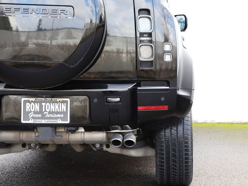 Used 2024 Land Rover Defender 110 V8 image 40