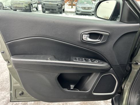 Used 2021 Jeep Compass Latitude w/ Driver Assistance Group image 12