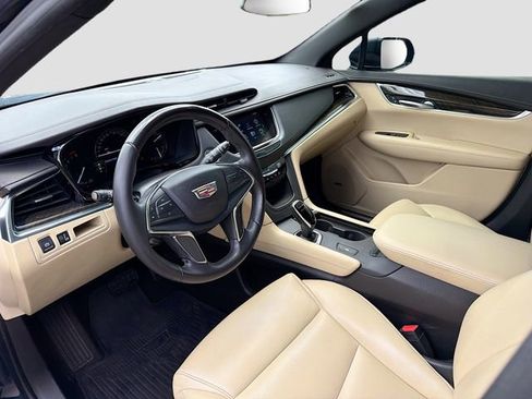 Used 2018 Cadillac XT5 FWD image 26