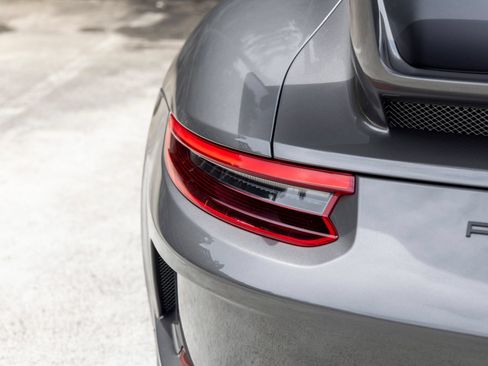 Certified 2018 Porsche 911 GT3 RWD image 22