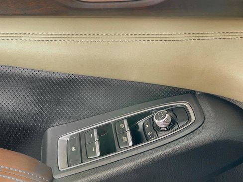 Used 2019 Subaru Ascent Touring AWD/4WD image 21