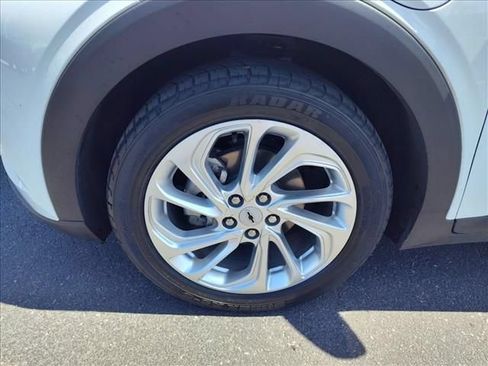 Certified 2023 Chevrolet Bolt EUV LT FWD image 25