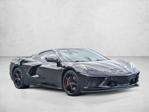 Used 2021 Chevrolet Corvette Stingray Preferred Cpe w/ Z51 Performance Package RWD image 3