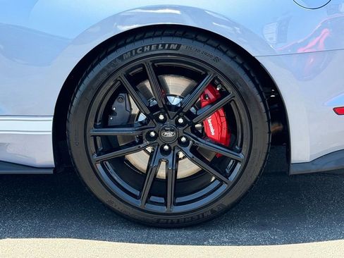 Used 2022 Ford Mustang Shelby GT500 w/ Technology Package RWD image 16