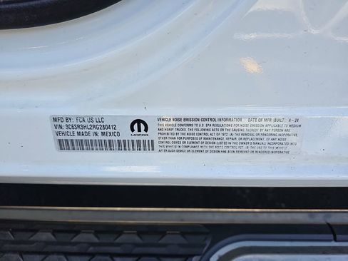 Used 2024 RAM 3500 Big Horn image 32