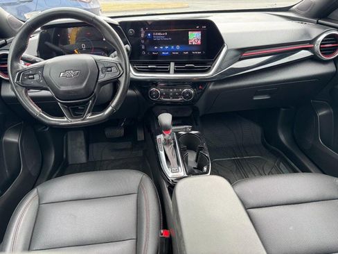 Used 2024 Chevrolet Trax RS w/ Sunroof Package image 12