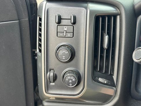 Used 2018 Chevrolet Silverado 1500 LT w/ All Star Edition AWD/4WD image 18
