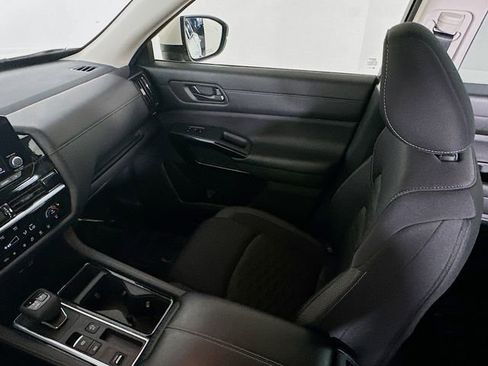 Used 2024 Nissan Pathfinder SV image 22