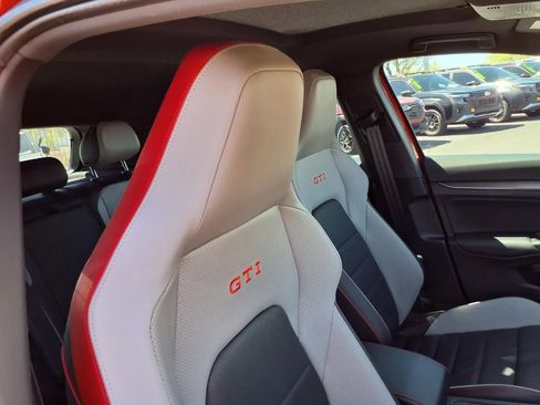 Used 2025 Volkswagen GTI SE image 21