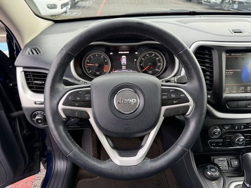 Used 2015 Jeep Cherokee Limited w/ Luxury Group image 20