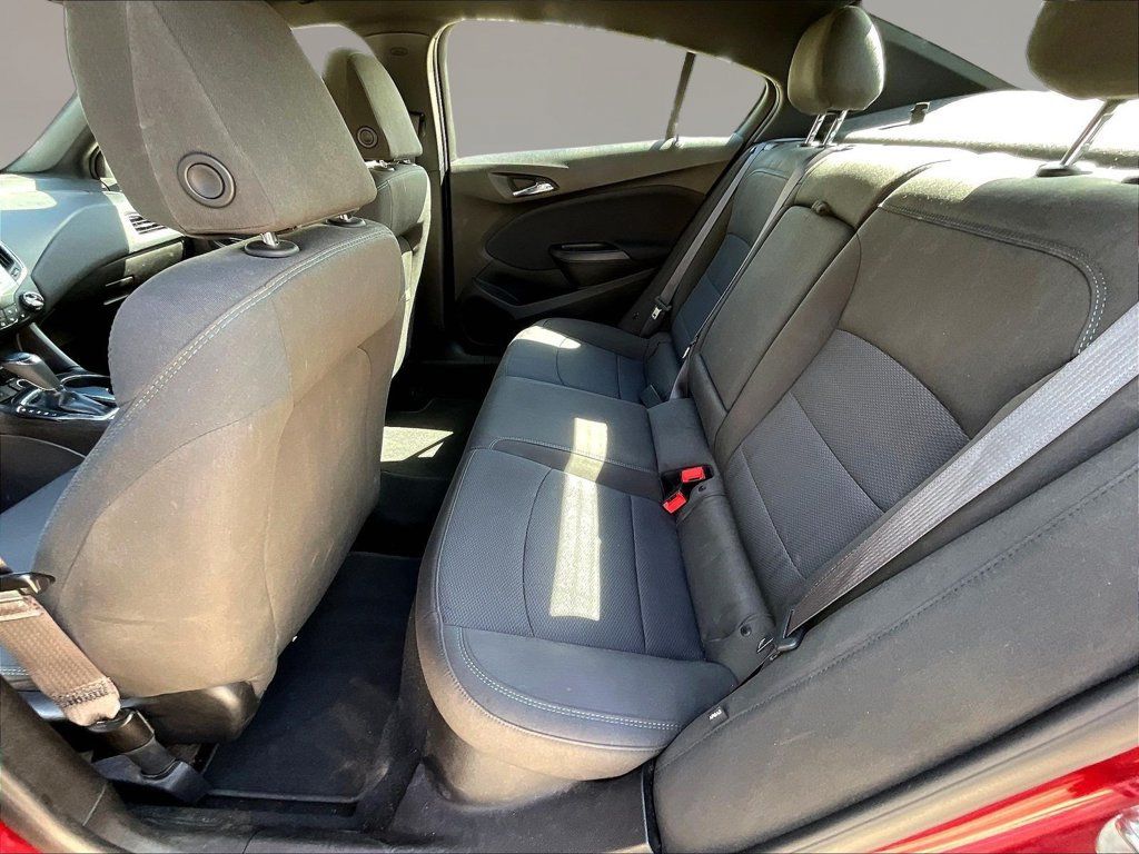 Used 2017 Chevrolet Cruze LT w/ Convenience Package FWD image 21