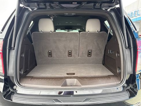 Used 2022 Chevrolet Tahoe LT w/ Luxury Package RWD image 29