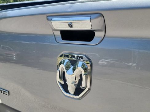 Used 2019 RAM 1500 Laramie RWD image 11