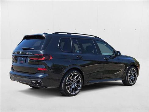 Used 2026 BMW X7 M60i w/ Climate Comfort Package image 2
