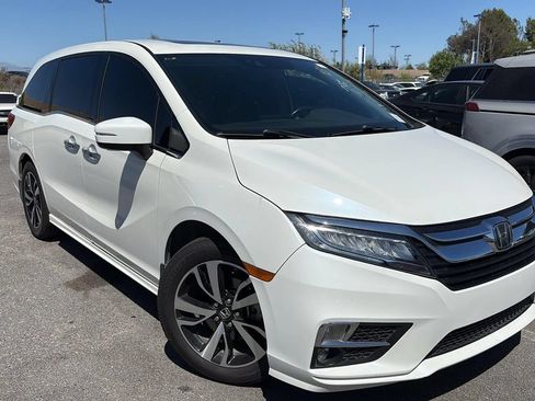 Used 2018 Honda Odyssey Elite image 3