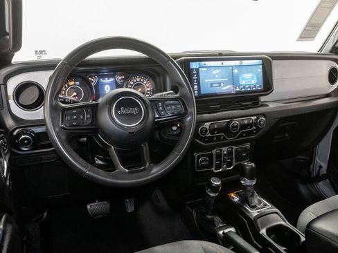 Used 2024 Jeep Wrangler Unlimited Sport AWD/4WD image 5
