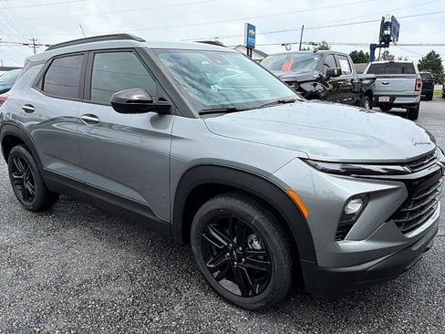 New 2026 Chevrolet TrailBlazer LT w/ Midnight Edition FWD image 6