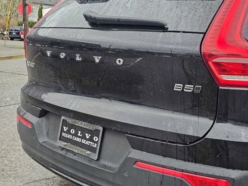 Certified 2024 Volvo XC40 B5 Plus w/ Climate Package image 15