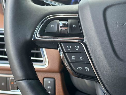 Used 2024 Lincoln Navigator Reserve AWD/4WD image 31