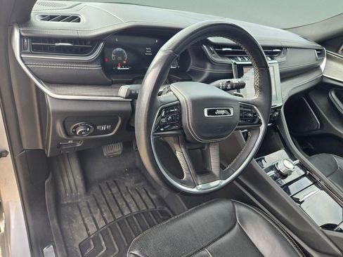 Used 2022 Jeep Grand Cherokee Overland image 19