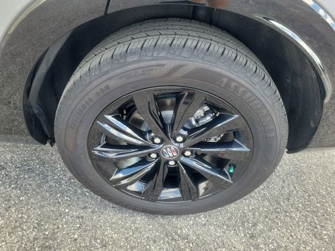 Used 2024 Buick Envista Sport Touring w/ Convenience I Package FWD image 9