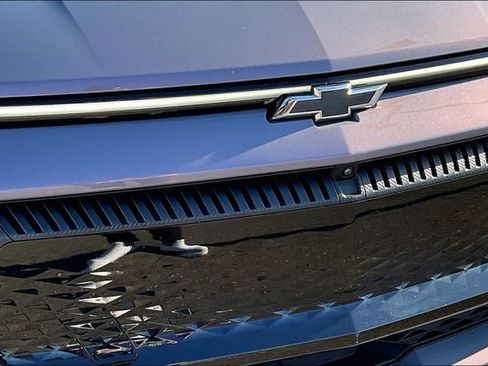 Certified 2024 Chevrolet Equinox EV RS FWD image 29