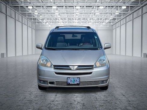 Used 2005 Toyota Sienna XLE Limited FWD image 50